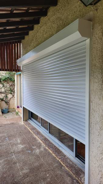 Pose d'un volet roulant électrique radio à Allauch 13190