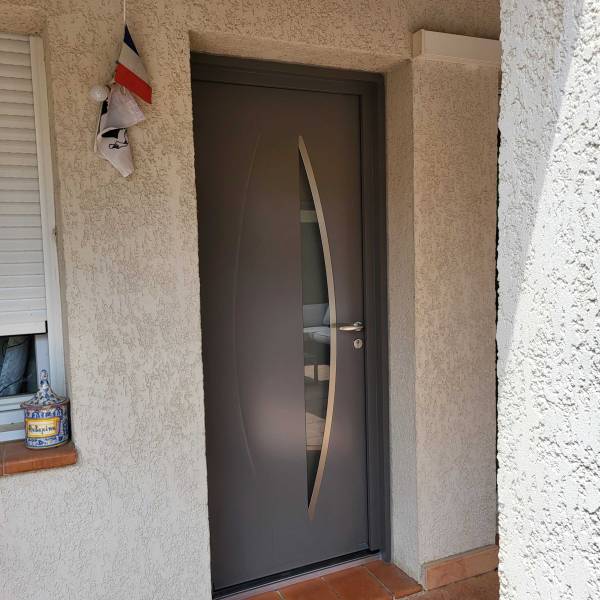 Avis pose d'une porte d'entrée + store bache à Allauch 13190