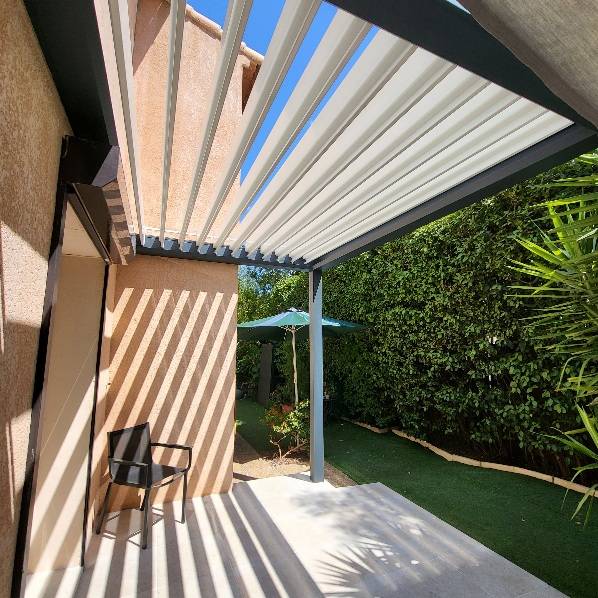 Avis pose d'une pergola bioclimatique à Marseille 13012