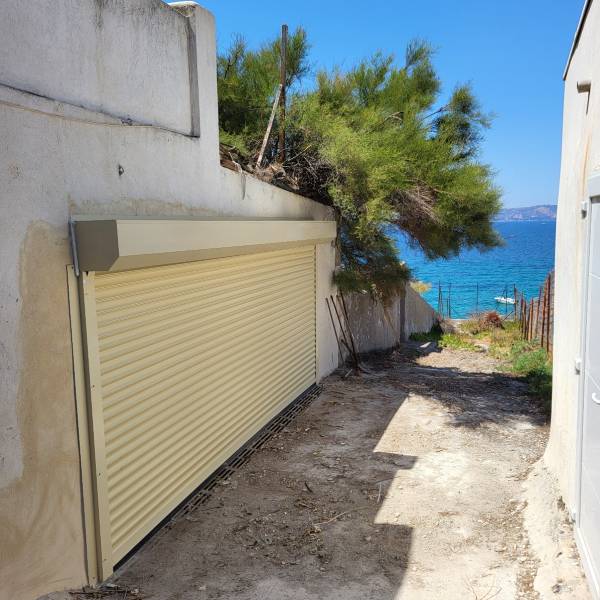 Installation d'une porte de garage enroulable à Malmousque Marseille 13007