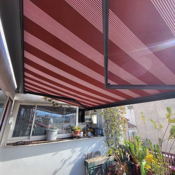 Installation d'un store coffre design chic à Marseille 13004