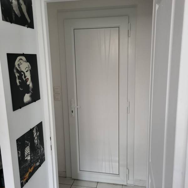 Avis pose d'une porte d'entrée et fenêtre en PVC à Allauch 13190