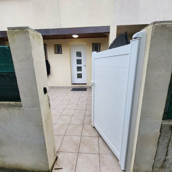 Avis pose d'une porte d'entrée + portillon alu à Morgiou Marseille 13008