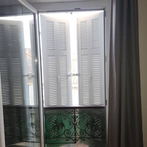 Avis pose de volets bois dans l'ancien à La Blancarde Marseille 13004