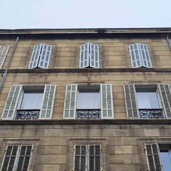 Avis pose de volets bois dans l'ancien à La Blancarde Marseille 13004