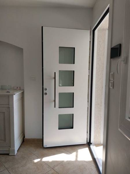 installation d'une porte sur mesure à marseille