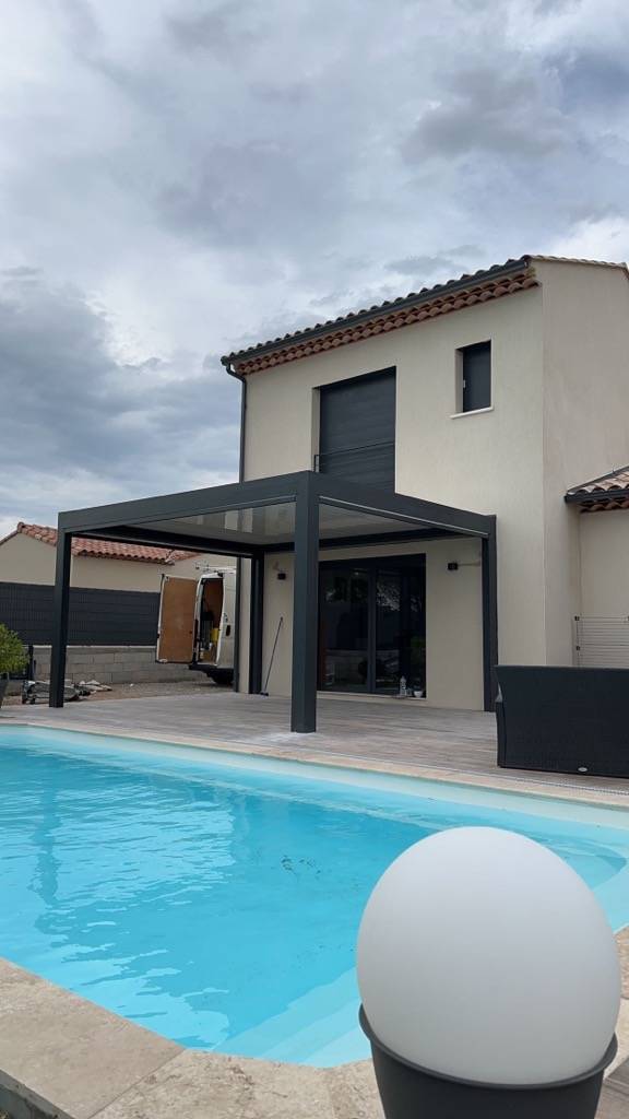 Installation d'une pergola bioclimatique à Plan de Cuques 13380