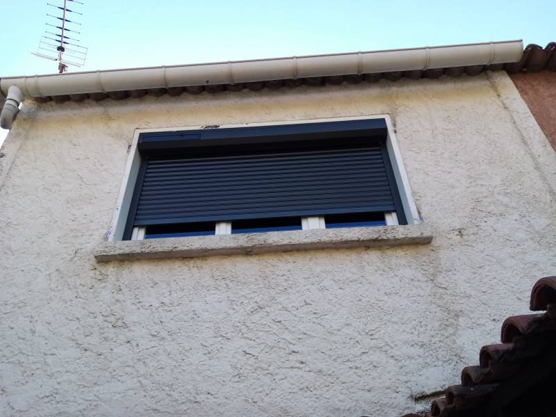 pose de volets solaires sur marseille en maison individuelle