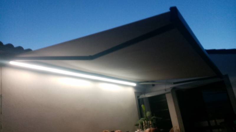 Installation d'un store coffre avec bandeau leds lumineux intégré à Marseille 13013