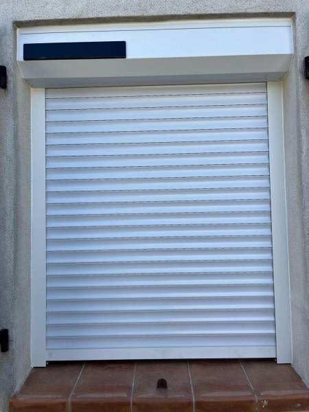 Installation de 6 volets roulants solaires à Marseille les Camoins 13011