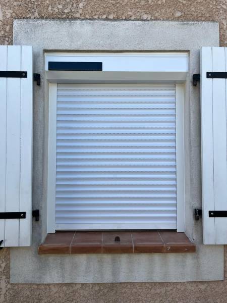 Installation de 6 volets roulants solaires à Marseille les Camoins 13011