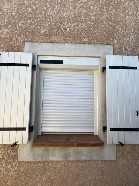 Installation de 6 volets roulants solaires à Marseille les Camoins 13011