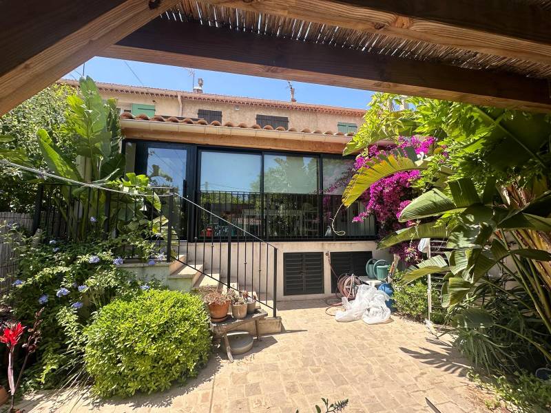 fabrication française sur mesure d'une baie vitrée en alu à la ciotat 13600