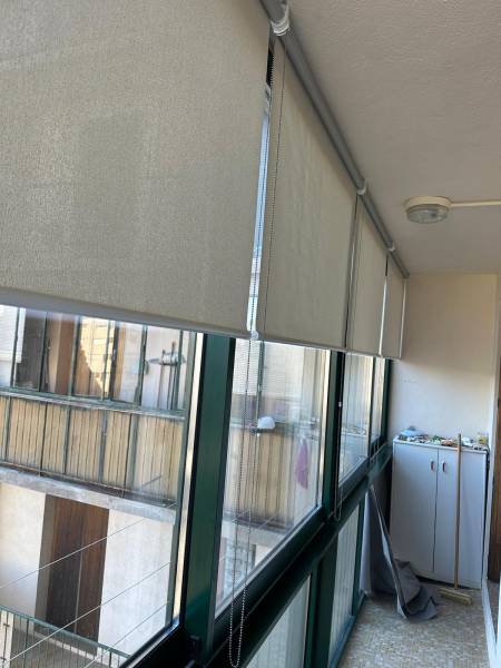 store d'intérieurs sur mesure posée par des professionnels à marseille 13013