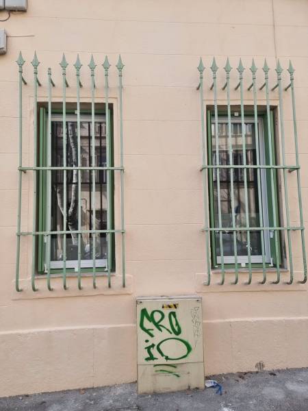 Installation de persiennes coulissantes en Aluminium à Marseille 13005