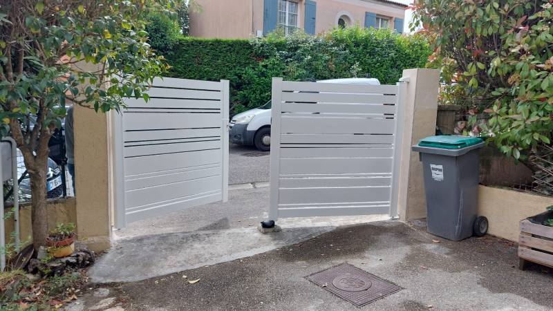 Installation d'un portail battant en Aluminuium à La Valentine Marseille 13011