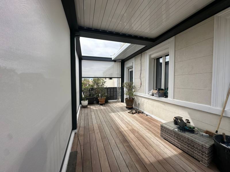 Installation d'une pergola bioclimatique à lames rétractables à la pointe rouge Marseille 13008