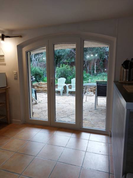 Installations de fenêtres sur mesure en Aluminium à Bandol 83150