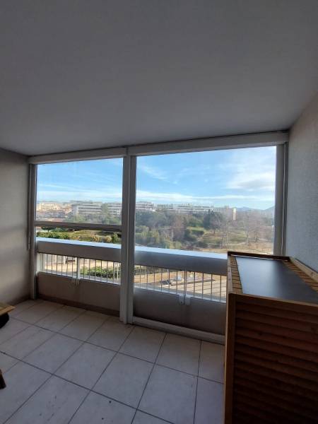 Installation de 2 stores verticaux toile Crystal à Marseille 13006