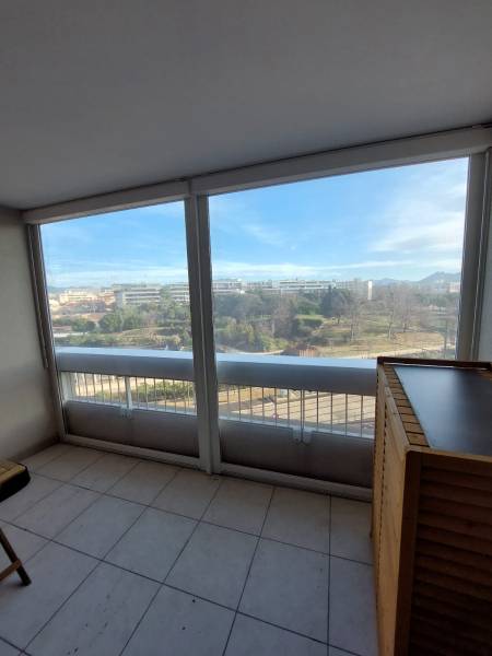 Installation de 2 stores verticaux toile Crystal à Marseille 13006