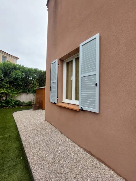 Installation d'un volet battant en aluminium extrudé à Chateau Gombert Marseille 13013