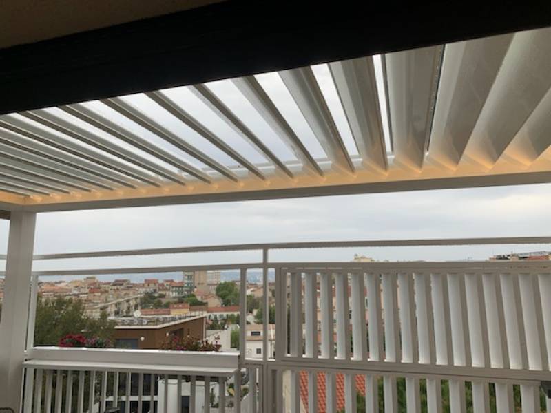 installation dans les regles de l'art d'une pergola sur marseille