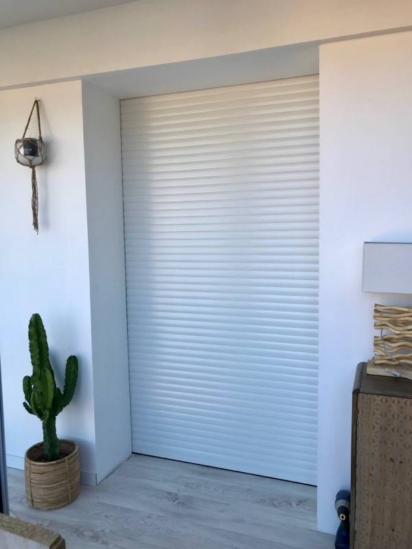 installation en appartement de volet roulants electriques en alu en rénovation