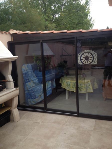 Fermeture de cuisine d'été en Aluminium laqué Marron à Marseille 13013