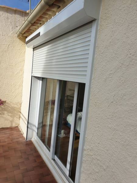 Pensez à la planète, équipez vous de volets roulants solaires !