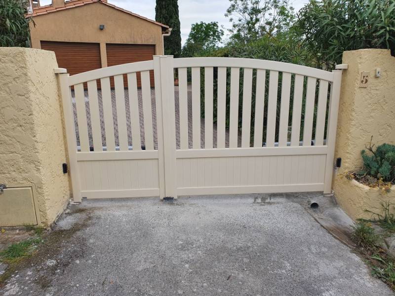 Installation d'un portail aluminium motorisé sur Marseille 13013