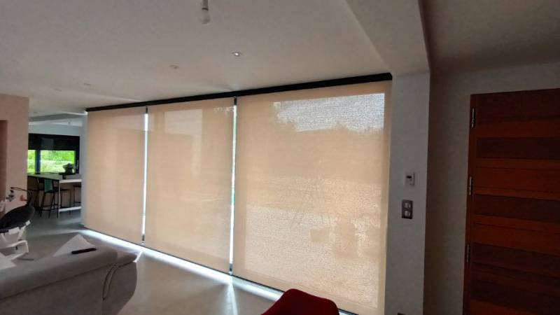 installation de stores d'interieurs sur mesure à marseille en maison individuelle